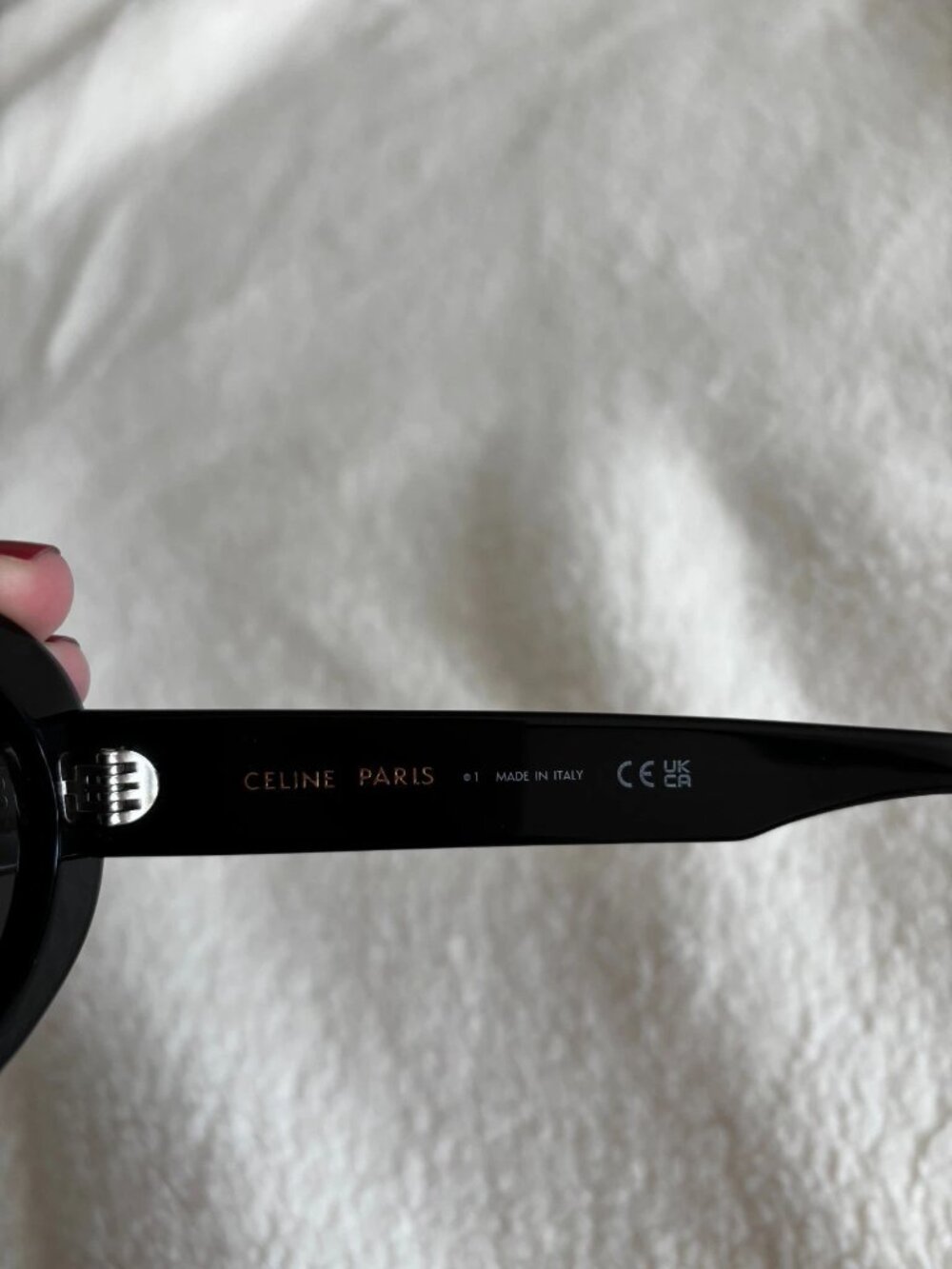 Celine Triomphe Oval Women Sunglasses CL40194U 01A Black Frame - Picture 7 of 10